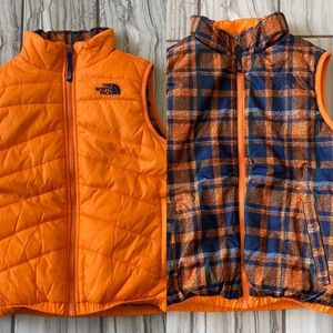 NWOT The North Face insulated/reversible vest.